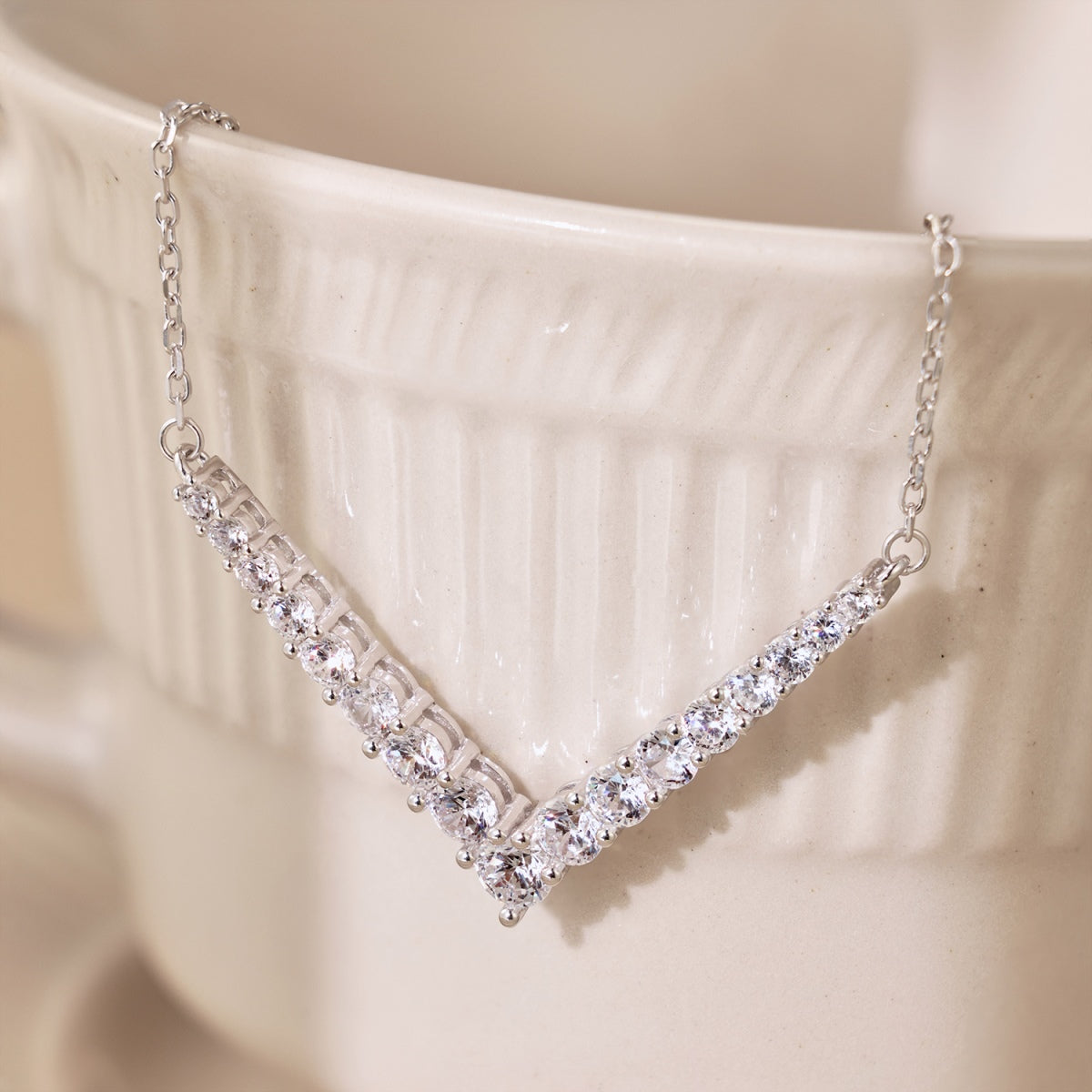 [AuraEcho]Ornate Round Cut Necklace