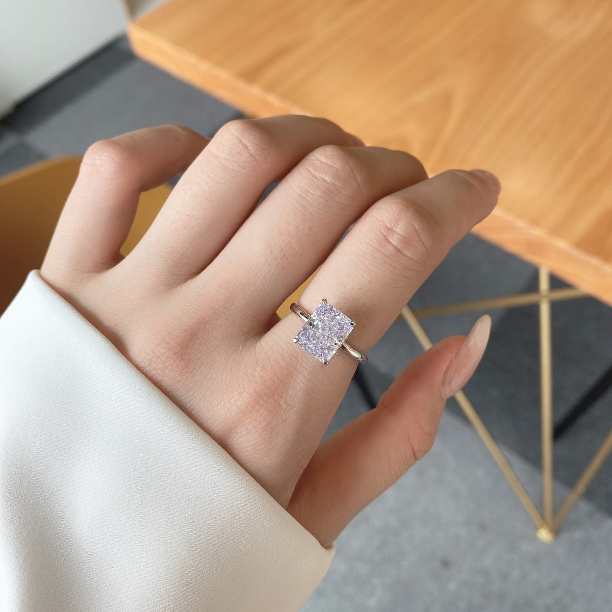 [AuraEcho]4.0 Carat Ornate Enchanting Radiand Cut Banquet Ring