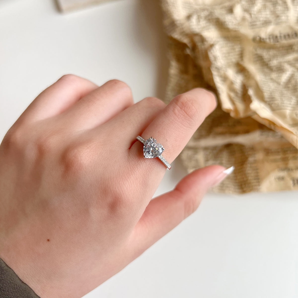 [AuraEcho]2.0 Carat Dazzling Lustrous Heart Cut Lover Ring