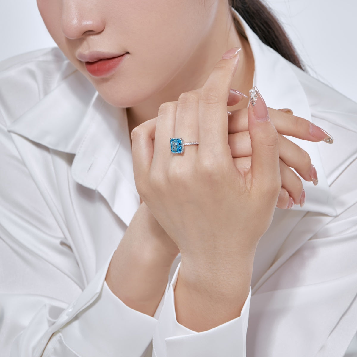 [AuraEcho]4.0 Carat Luxurious Engagement Ring