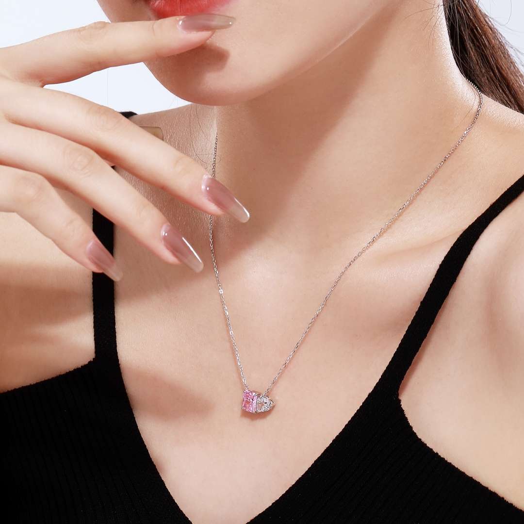 [AuraEcho]Dazzling Square & Heart Shape Necklace