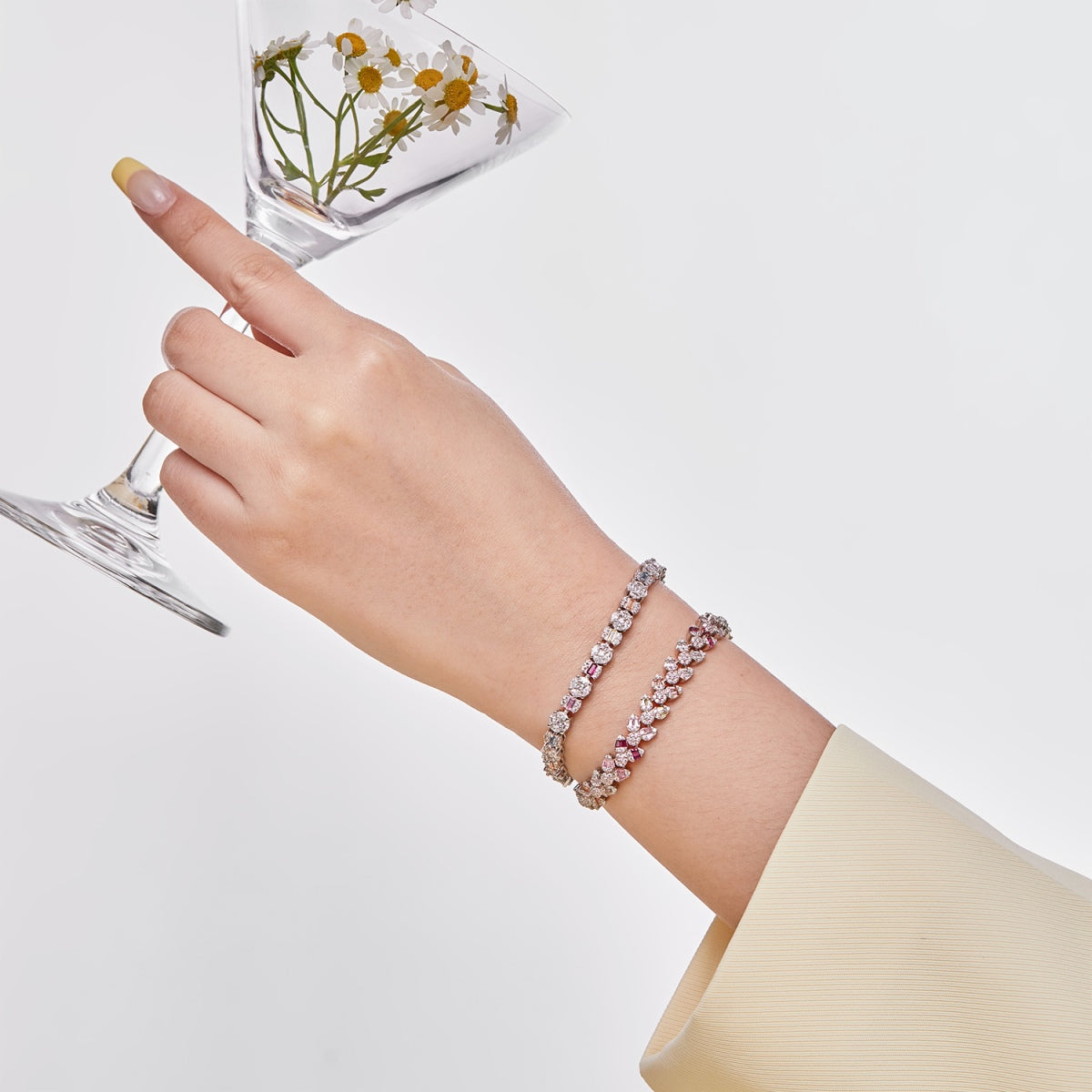 [AuraEcho]Dazzling Radiant Multi Cut Daily Bracelet