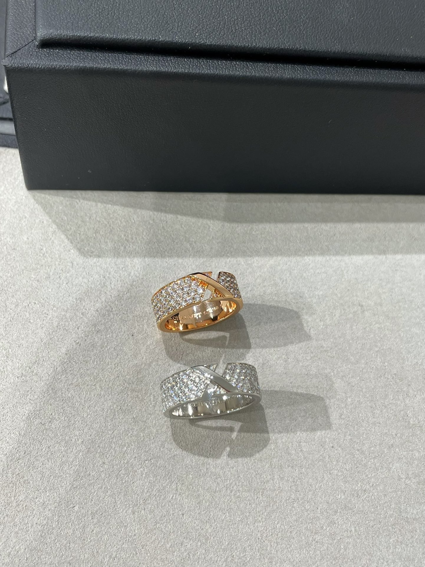 [AuraEcho]LIENS EVIDENCE  DIAMOND PAVED RING