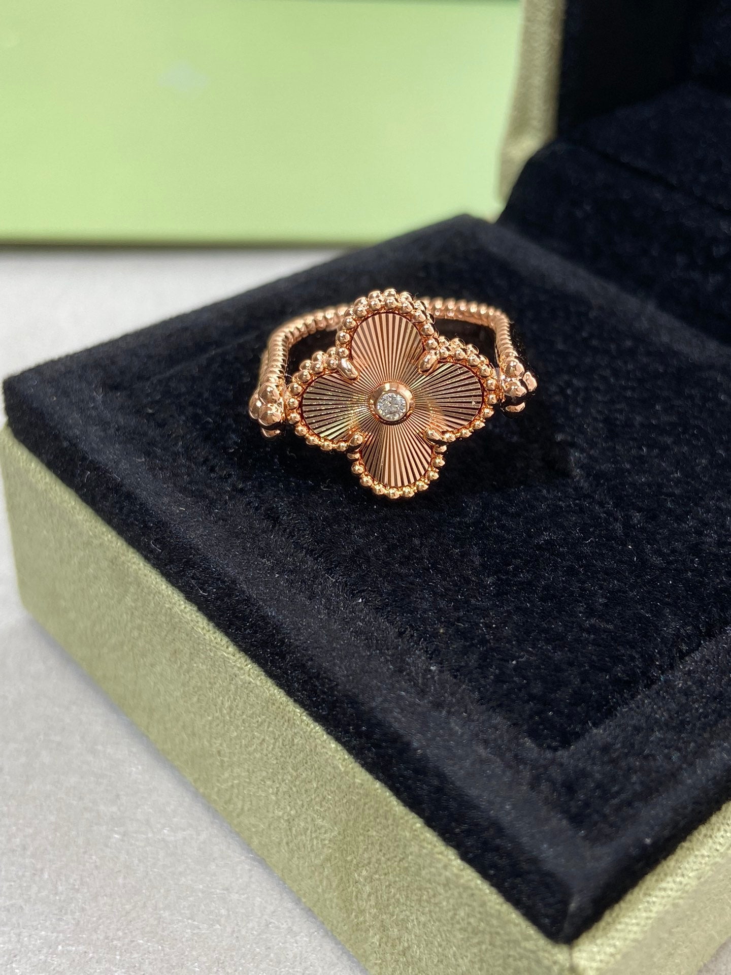 [AuraEcho]CLOVER RIVERSIBLE PINK GOLD RING
