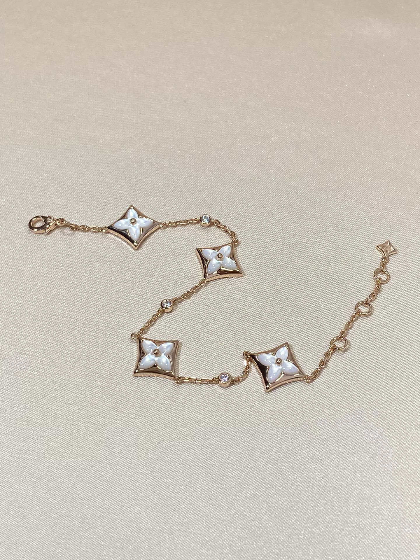 [AuraEcho]STAR 4 MOTIF MOP DIAMOND PINK GOLD BRACELET