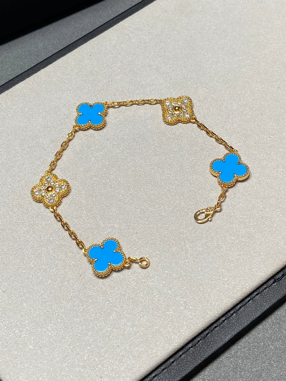 [AuraEcho] CLOVER 5 MOTIF BLUE AGATE BRACELET COLLECTION