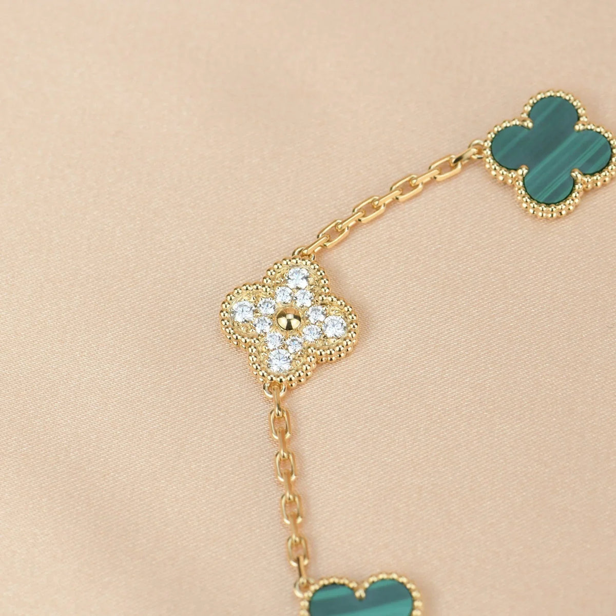 [AuraEcho] CLOVER 5 MOTIF MALACHITE BRACELET COLLECTION