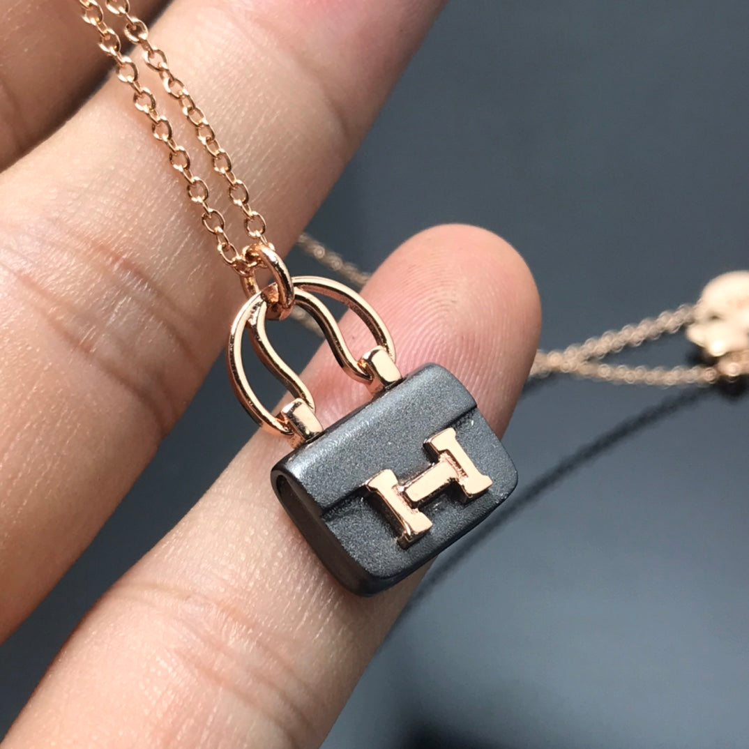 [AuraEcho]WOMEN'S HM AMULETTES CONSTANCE PENDANT NECKLACE