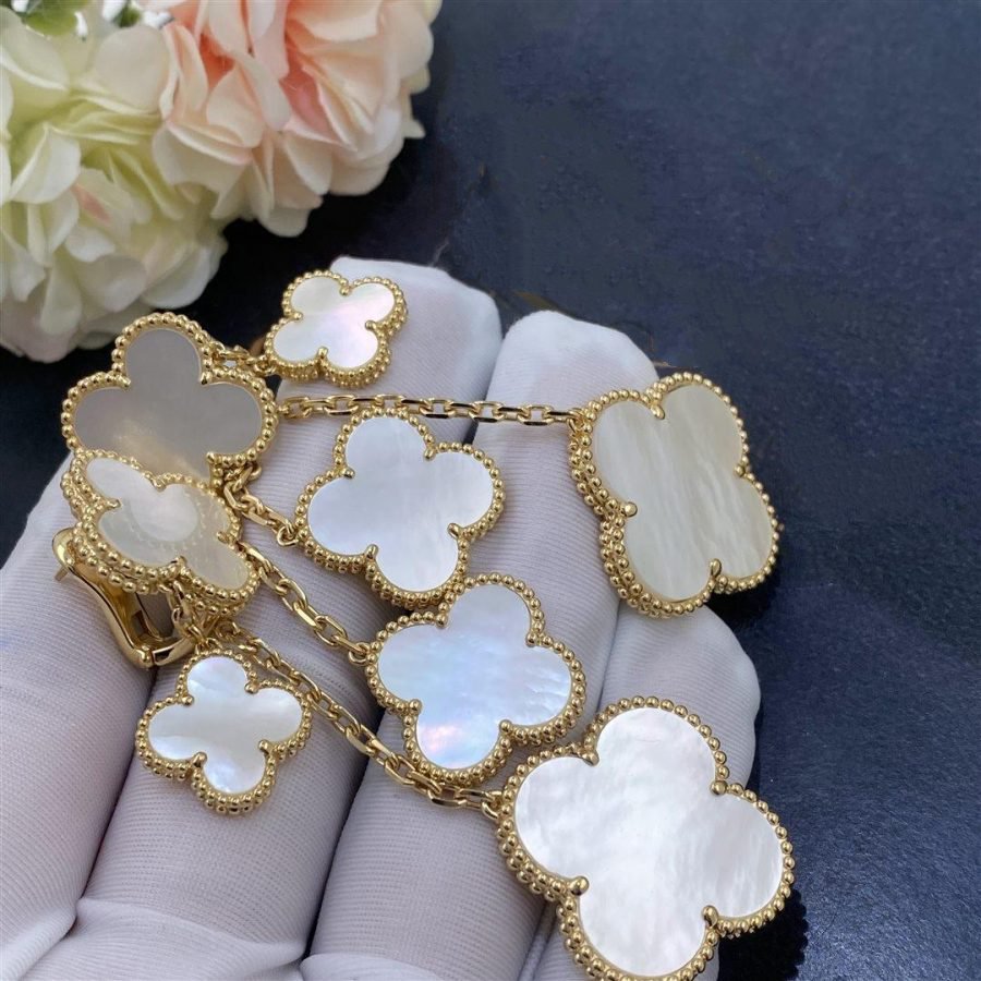 [AuraEcho]CLOVER EARRINGS WHITE MOP 4 MOTIFS GOLD